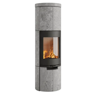 Tänd kamin i täljsten med svart lucka mot vit bakgrund